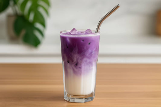 Ube latte glacé